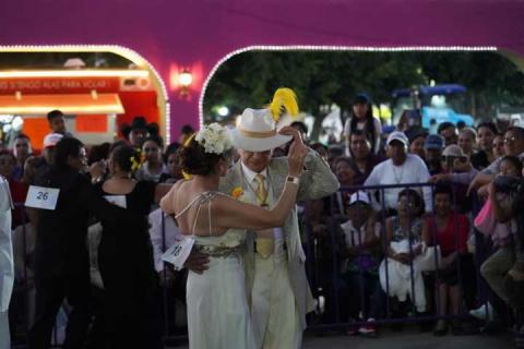 Cientos de familias disfrutaron del primer concurso nacional de danzón en “Tlaxcala, La Feria De Ferias 2024” imagen 5
