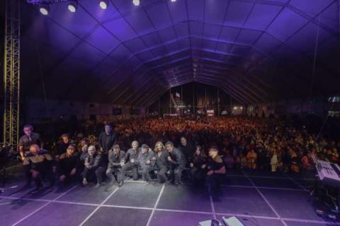 Más de 11 mil voces cantan junto a Napoleón en “Tlaxcala, La Feria De Ferias 2024” imagen 9