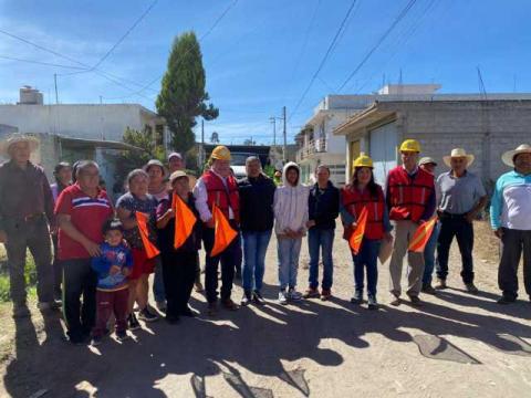 Alcalde Yoni Hernández dio banderazo de inicio de obra imagen 5
