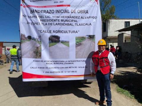 Alcalde Yoni Hernández dio banderazo de inicio de obra imagen 2