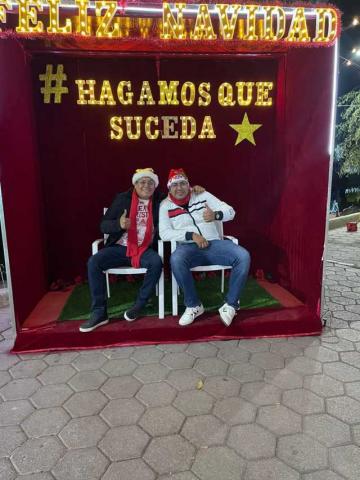 La Navidad llegó a San Juan Huactzinco con el encendido de la Villa Navideña imagen 3