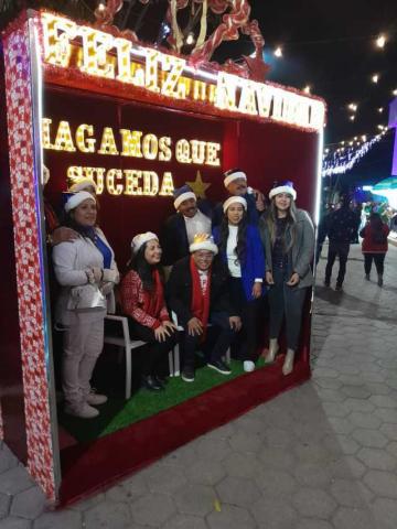 La Navidad llegó a San Juan Huactzinco con el encendido de la Villa Navideña imagen 6