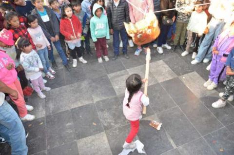 Cientos de sonrisas son el regalo a los Reyes Magos de la Magdalena Tlaltelulco imagen 10