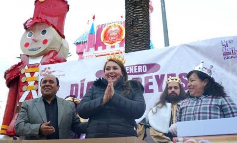 Niños de Chiautempan celebraron con la presidenta Blanca Angulo la llegada de los Reyes Magos imagen 4