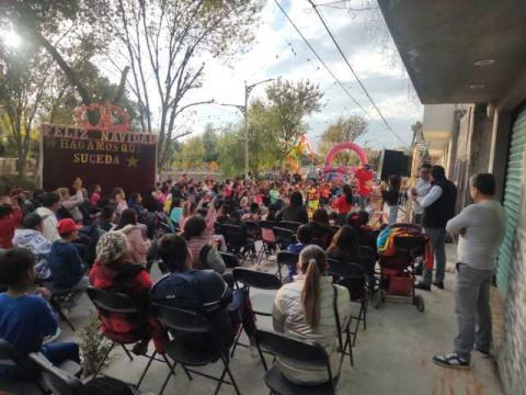 Alcalde de Huactzinco celebra a lo grande el Día de Reyes con la entrega de regalos imagen 1