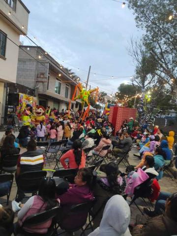 Alcalde de Huactzinco celebra a lo grande el Día de Reyes con la entrega de regalos imagen 2