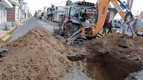 Inician los trabajos de rehabilitación del drenaje sanitario en la Avenida Juan Cuamatzi en Contla imagen 1