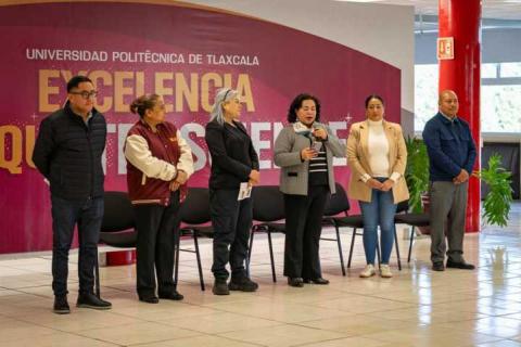 Entrega UPTX uniformes deportivos a personal; fortalece identidad institucional imagen 3