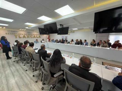 Impulsando la educación y el desarrollo comunitario imagen 2