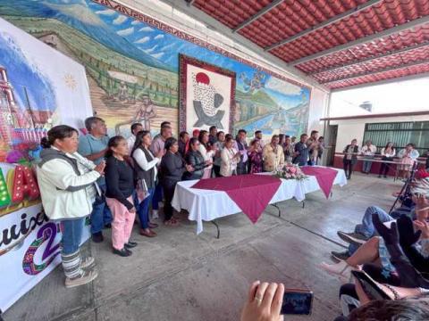 Entrega de incentivos económicos a camadas del carnaval en Ixtacuixtla imagen 1