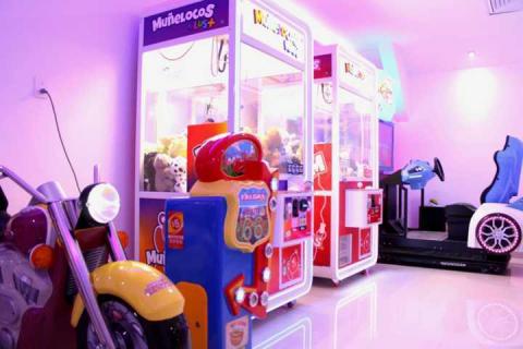 Blanca Angulo y Noé Peñaloza inauguran Cinedot en Chiautempan imagen 3