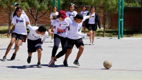 Participó subsecretaria de educación básica de la SEP en la carrera encabezada por alumnos en Zitlaltepec imagen 2