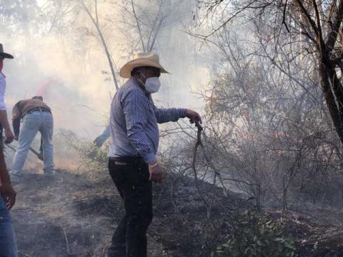 Se atienden dos incendios forestales en el municipio de Ixtacuixtla imagen 4