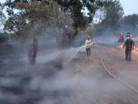 Unen esfuerzos brigadistas, voluntarios y militares para atender incendio en el municipio de Atltzayanca imagen 1