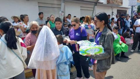 Personal del Ayuntamiento de Chiautempan brindan atención médica a quien participa en viacrucis imagen 5