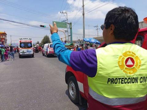 Personal del Ayuntamiento de Chiautempan brindan atención médica a quien participa en viacrucis imagen 2