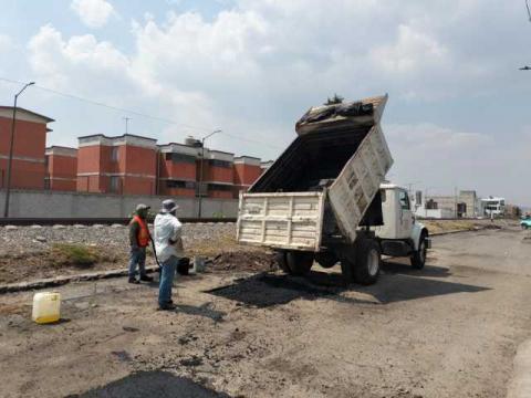 Se continúan realizando labores de bacheo en Chiautempan imagen 2