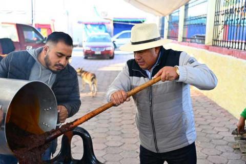 Inicia la Preparación del Mole Tradicional en Ixtacuixtla imagen 2