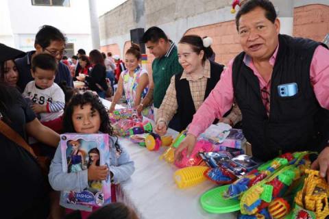 Alcalde de Tepetitla festejó el día del niño en cada comunidad imagen 12