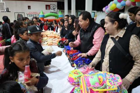 Alcalde de Tepetitla festejó el día del niño en cada comunidad imagen 17