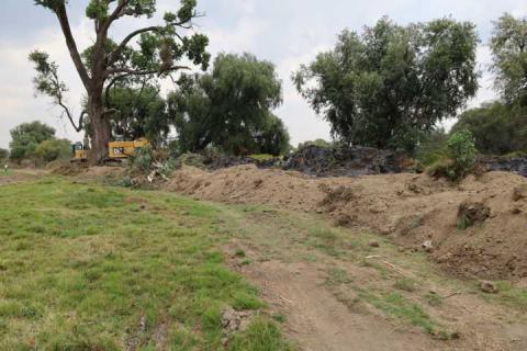 Gobierno Municipal de Tepetitla inicia desazolve de canales de riego imagen 2