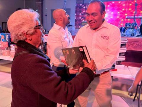 Más de 1,500 mamás del Distrito X celebran su día con gran evento organizado por MACY, JAAL, RVC e IBM imagen 1