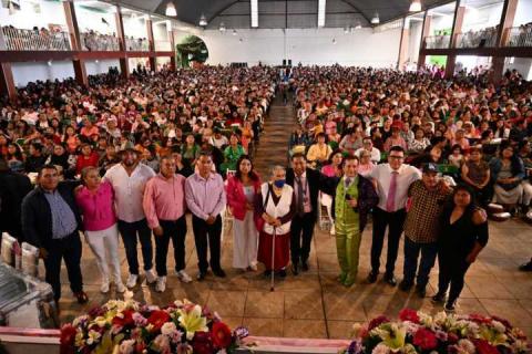 Ixtacuixtla celebra con emotivo homenaje a más de 3 mil madres del municipio imagen 8