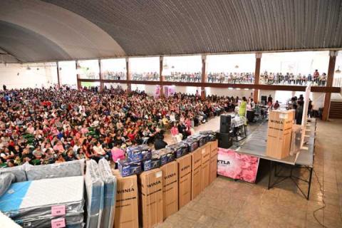 Ixtacuixtla celebra con emotivo homenaje a más de 3 mil madres del municipio imagen 6