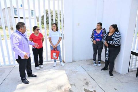 Presidente Municipal refuerza su compromiso con el sector educativo en Ixtacuixtla imagen 2