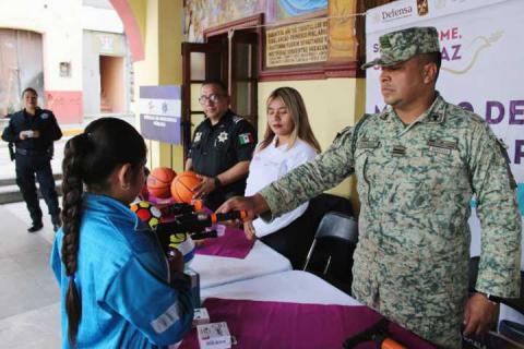 Infancia chiautempense participa activamente en el canje por la paz imagen 3
