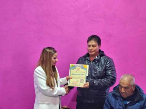 Reconoce alcaldesa de Contla a los artesanos de la Feria Internacional del Sarape imagen 3