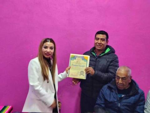 Reconoce alcaldesa de Contla a los artesanos de la Feria Internacional del Sarape imagen 2