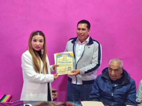 Reconoce alcaldesa de Contla a los artesanos de la Feria Internacional del Sarape imagen 9