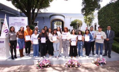 Premia SEDIF a infantes ganadores del concurso de dibujo “Hablemos De Un Trato Digno” imagen 9