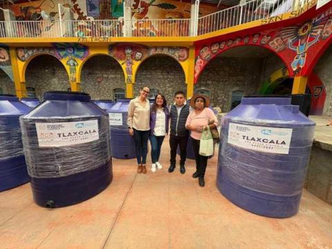 Entrega Secretaría de Bienestar 140 tinacos a familias de Tepeyanco y Xaltocan imagen 3
