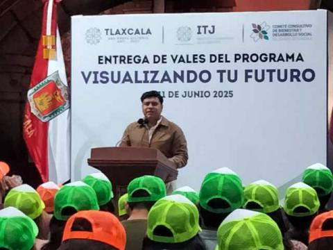 500 jóvenes tlaxcaltecas recuperan la vista, enaltece logro Lorena Cuéllar imagen 4
