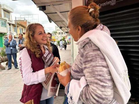 Marcela González recorre las calles de Chiautempan y reafirma su cercanía con el pueblo imagen 1