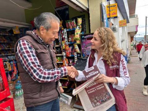 Marcela González recorre las calles de Chiautempan y reafirma su cercanía con el pueblo imagen 3