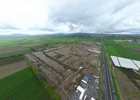 Constata Gobernadora avance del centro de distribución Walmart en Huamantla imagen 3