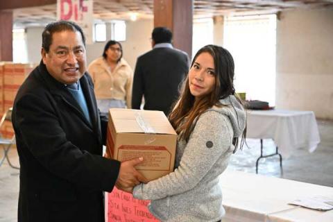 Entregan apoyos alimentarios a población vulnerable en Ixtacuixtla imagen 1