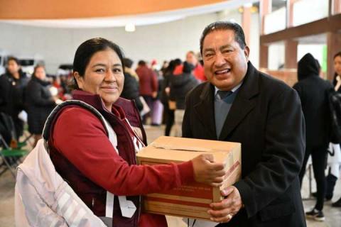 Entregan apoyos alimentarios a población vulnerable en Ixtacuixtla imagen 4
