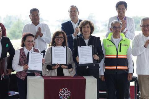 Colocan primera piedra de universidad nacional “Rosario Castellanos” en Teolocholco imagen 6