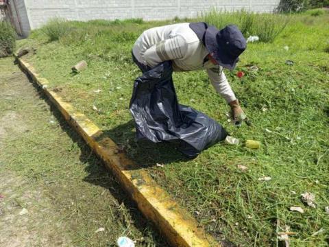Exhorta Ayuntamiento de Chiautempan a evitar tirar basura en la vía pública imagen 3
