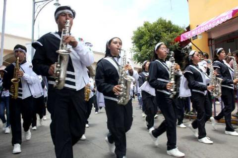 Festivo y alegre el desfile de Feria de Chiautempan, reúne a miles de familias imagen 3
