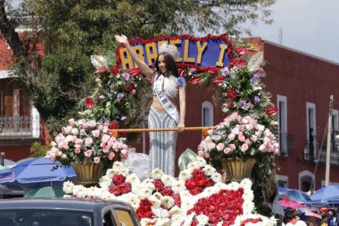 Huamantla celebra con orgullo el Desfile del Arte Efímero y de la Dalia 2025 imagen 10