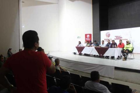 Presidente Municipal de Tetla sostiene diálogo con vecinos y comerciantes sobre obra de mejoramiento urbano imagen 3