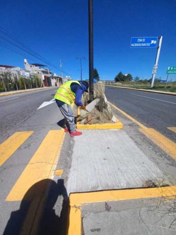Servicios Públicos Municipales realizan labores de limpieza en Huamantla