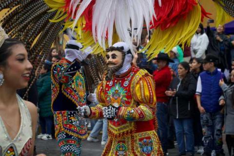 Miles de huamantlecos y visitantes disfrutan del Desfile de Huamantlada pese a la lluvia imagen 7