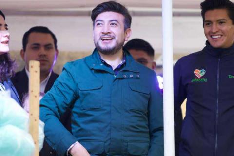 Miles de huamantlecos y visitantes disfrutan del Desfile de Huamantlada pese a la lluvia imagen 2
