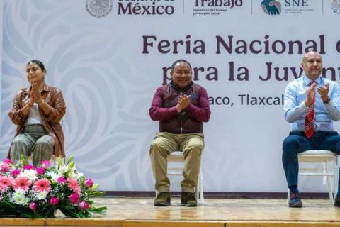 Javier Rivera impulsa a las juventudes con la Feria Nacional del Empleo 2025 en Apizaco imagen 3